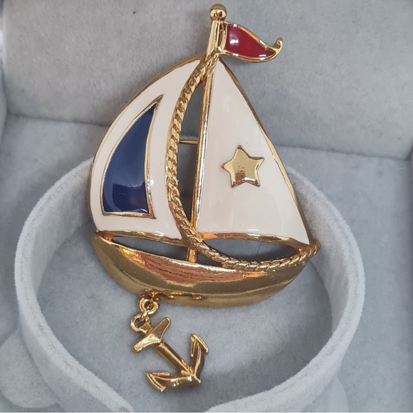 Vintage Large Nautical Brooch Pin Enamel Sailboat Ship Boat Red Blue Gold Tone - Picture 2 of 8